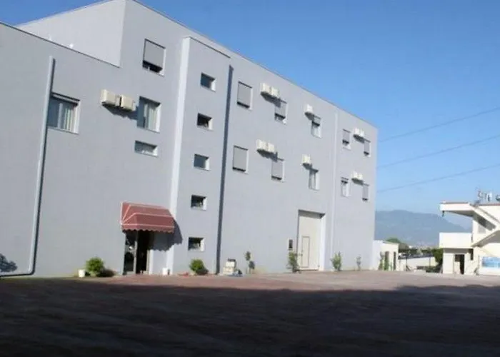 奥雷里斯酒店 Bërxull