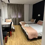 奥雷里斯酒店 酒店 Bërxull