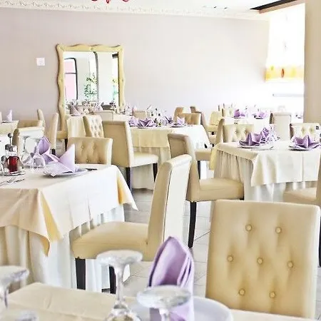 Ξενοδοχείο Aurelis Bërxull